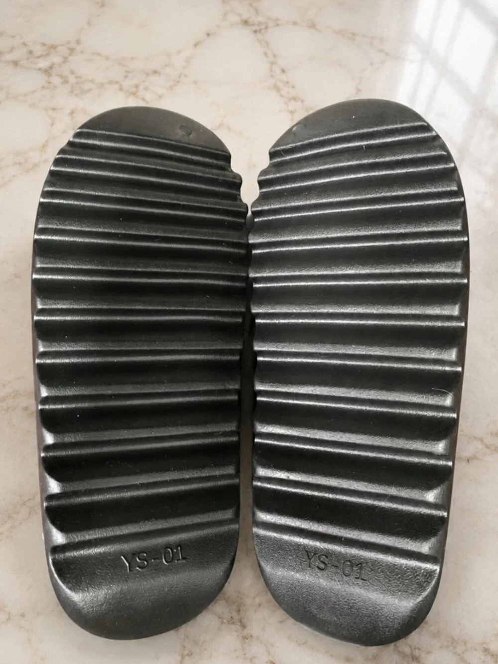 Yeezy YS-01 Slides Black Size 9